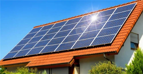 Wie berechnen Sie, wie viele Solarmodule und Batterien Sie benötigen?